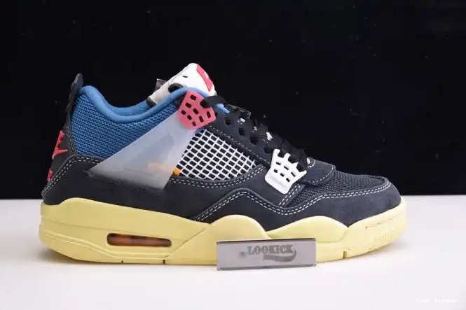 Rep LUCY UNION JORDAN 4 AIR OFF RETRO NOIR DC9533-001 0407